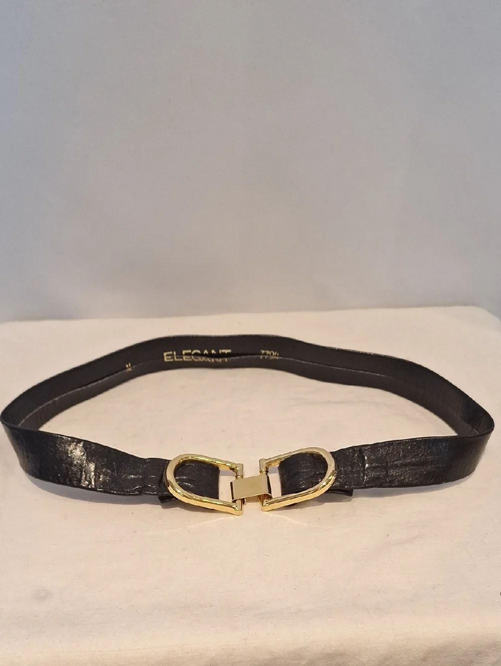 Vintage Elegant Black Leather Women's Belt with Gold Interlock Buckle